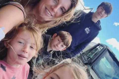 Our Yorkshire Farm’s Amanda Owen leaves fans gushing over ‘grace and beauty’ as she cracks whip at..