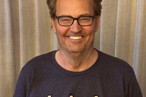 Friends’ Matthew Perry reveals he nearly died &amp; had a ‘2% chance to live’ after his ‘colon..