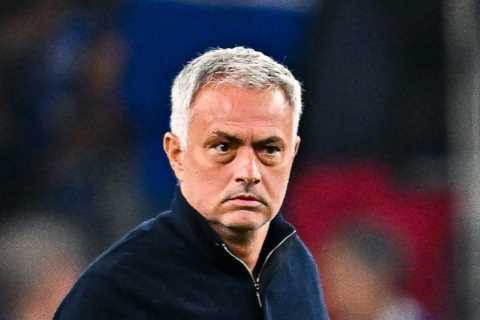 Jose Mourinho insists former Manchester United star Chris Smalling should be back in Gareth..