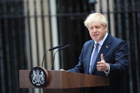 Boris Johnson ‘considering bid to replace Liz Truss as PM in matter of national interest’ after..