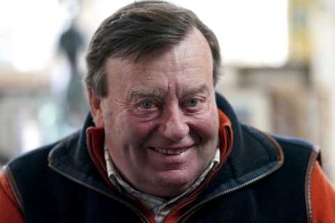 Jumps stable tour: After sight-saving eye surgery Nicky Henderson set for big season with..
