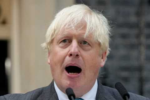 Rishi Sunak and Boris Johnson in tight race as frontrunners send out troops to round up MPs in..