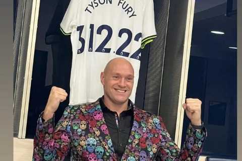 Man Utd fan Tyson Fury brutally trolls Tottenham as they give him Spurs shirt ahead of Derek..