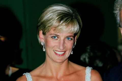 Who plays Princess Diana in The Crown and who else has played her?