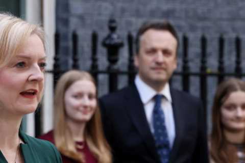 Liz Truss remains defiant in farewell speech as PM &amp; says ‘brighter days are ahead’ before..