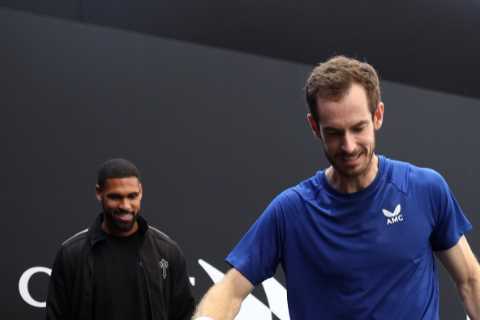 Murray brilliantly trolls Federer by cheekily saying there is a better sports star from Basel.. and ..