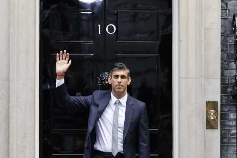 Rishi Sunak promises to fix mistakes of Liz Truss as he warns Britain faces profound economic crisis