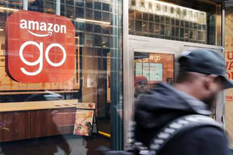 Amazon Returns to Growth but Signals Slowness Ahead