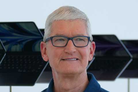 Apple’s iPhone Powers Growth, but Signs Point to a Slowdown