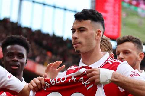 Arsenal pay touching shirt tribute to Pablo Mari after Martinelli goal as on-loan ace leaves..