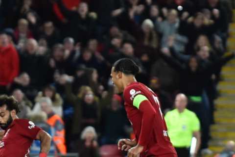 Liverpool 2 Napoli 0: Salah scores for fifth consecutive Champions League game to ease some..