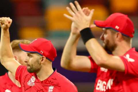 How can England qualify for T20 World Cup semi-finals?
