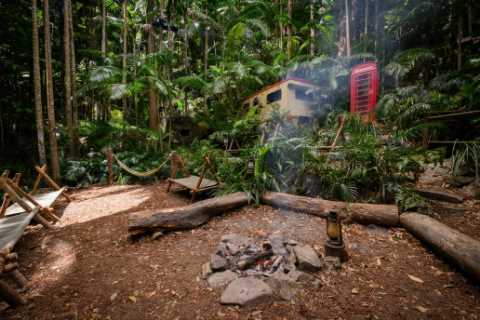 Do I’m A Celebrity contestants have contact with the outside world while in the jungle?
