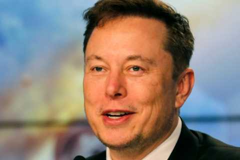 Elon Musk Takes a Page Out of Mark Zuckerberg’s Social Media Playbook