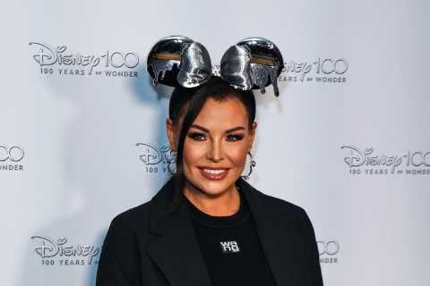 Jess Wright reveals ‘ugly’ battle with psoriasis after begging fans for a ‘miracle cure’