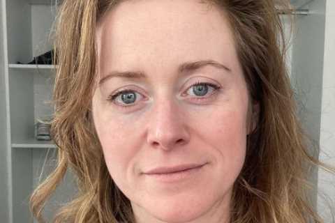 Who plays Sarah Ferguson in The Crown?