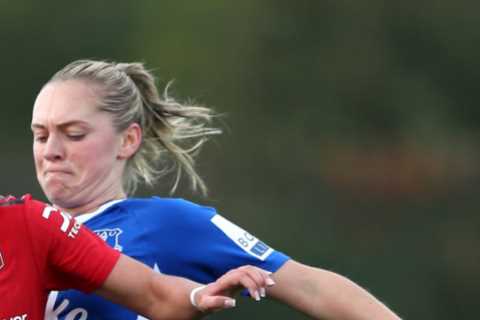 Ella Toone says ‘there is nowhere better to learn’ than Manchester United after signing a new deal..