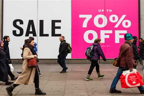Martin Lewis’ MoneySavingExpert predicts Christmas deals dates for John Lewis, M&amp;S and Lidl