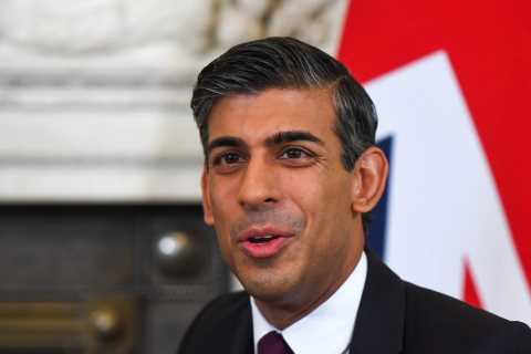 Rishi Sunak should axe HS2 after documents revealed its ‘spiralling costs will outweigh economic..