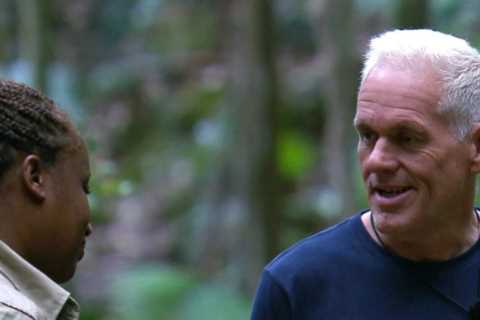 I’m a body language expert – Chris Moyles fakes easy-going nature &amp; is scheming to form a..