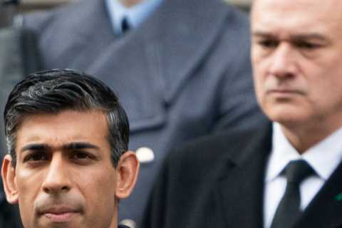 Rishi Sunak and record seven surviving former PMs stood in tribute together at Remembrance Day..