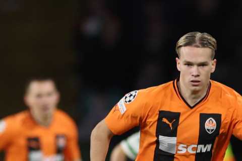 Arsenal in huge Mykhaylo Mudryk transfer boost as he reveals he wants to hold talks with Mikel..