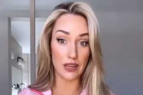 Paige Spiranac stuns in low cut pink top as she reassures viewers over ‘technical issues’ before..
