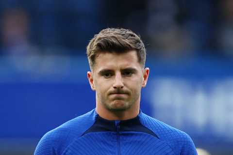 Liverpool and Juventus ‘targeting shock Mason Mount transfer with Chelsea star still yet to sign..