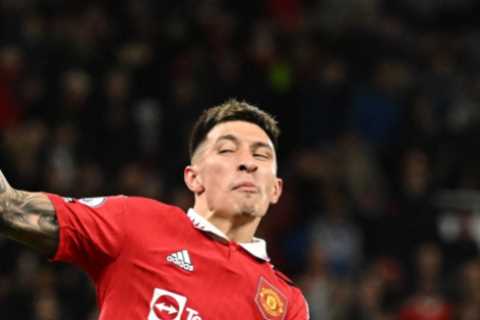 Ajax reveal why they refused to sell Lisandro Martinez to Arsenal before approving Man Utd transfer
