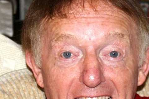Paul Daniels’ wig is tipped to sell for over £1,000 at auction