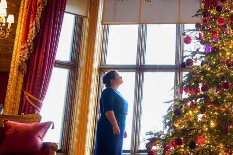 King Charles’ Windsor Castle Christmas decorations revealed – and royal fans spot a hidden tribute..