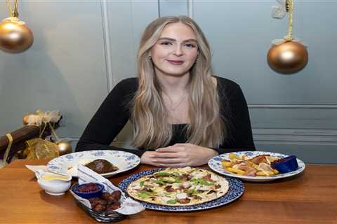 I tried Wetherspoons Christmas menu including stuffing pizza and I was really surprised