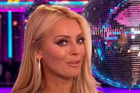Strictly viewers all spot ‘cheeky’ moment in middle of results show – did you spot it?