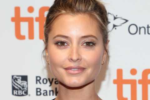 Kate Keltie’s screen sister Holly Valance throws support behind Neighbours star amid ‘aggressive’..