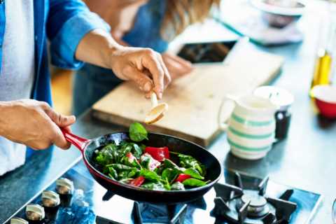 Simple diet swap can slash ‘risk of bowel cancer by a fifth’ – but there’s a catch