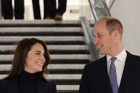 Prince William and Kate display ‘telltale signs’ of a couple in love and in step as a royal double..