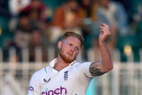 England break more records as they rack up 657 all out but First Test vs Pakistan heading for draw..