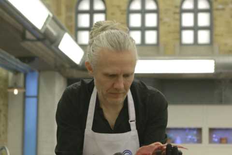 Celebrity MasterChef’s Jimmy Bullard finally reveals reason behind mysterious black gloves that..