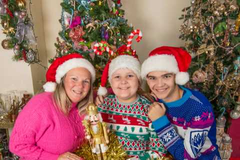 Help kids with cancer by buying Sun-reader designed charity cards in Tesco