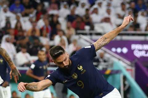 ‘Who taught you that, bro?’ – Mesut Ozil responds to Olivier Giroud after ex-Arsenal star scores..