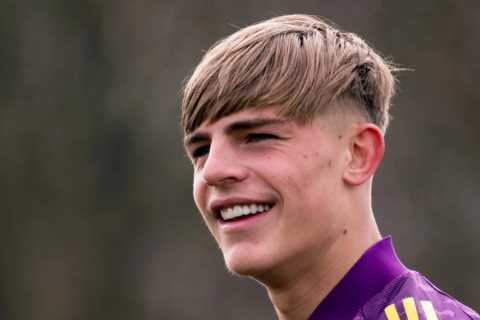 Man Utd set for huge boost with THREE players returning from injury when Premier League resumes..