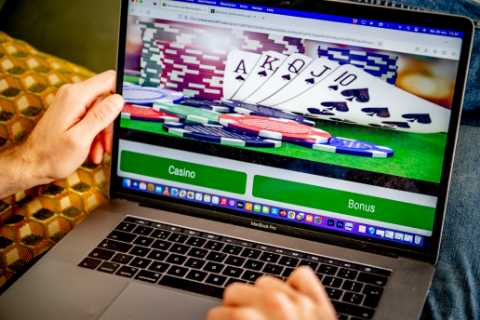 Big warnings won’t stop problem gambling, poll finds