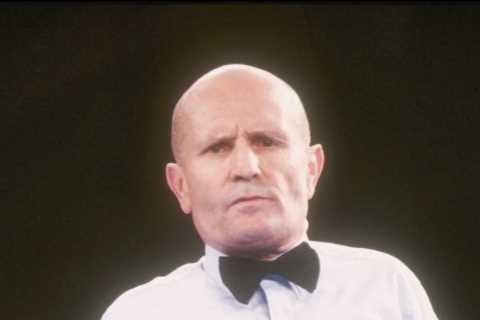 Mills Lane dead aged 85: Tributes pour in as legendary boxer-turned-referee passes away surrounded..