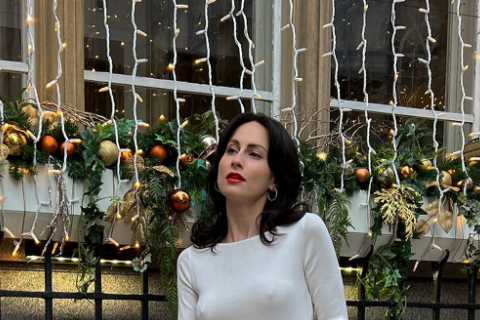 Coronation Street star Jack P Shephard’s girlfriend models Christmas dress in chilly Manchester