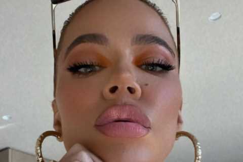 Khloe Kardashian shows off lavish Christmas dining room decor in new video with daughter True, 4,..