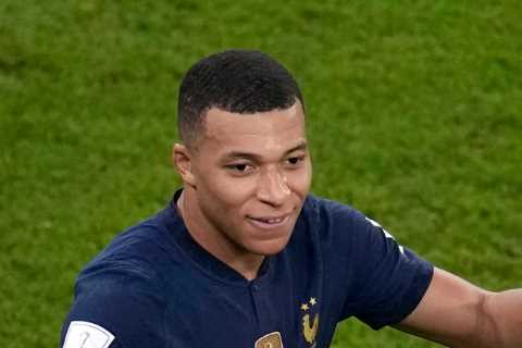 England vs France World Cup quarter-final is battle of the wide men.. and ours are better than..