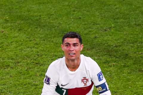 Cristiano Ronaldo and Man Utd duo Fernandes and Dalot will not return to Lisbon and stay in Qatar..