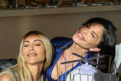 Kardashian fans ‘can’t get over’ Kim’s real neck with wrinkles in rare unedited photo her friend..