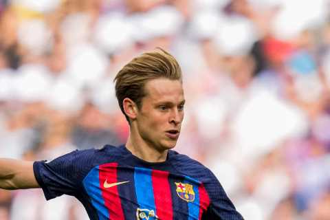 Frenkie de Jong ‘set to snub Man Utd and Chelsea again with Barcelona star prepared to agree..