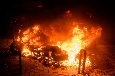 Paris prepares for ‘CIVIL WAR’ and Champs-Élysées ‘battlefield’ as 5,000 cops deployed ahead of..